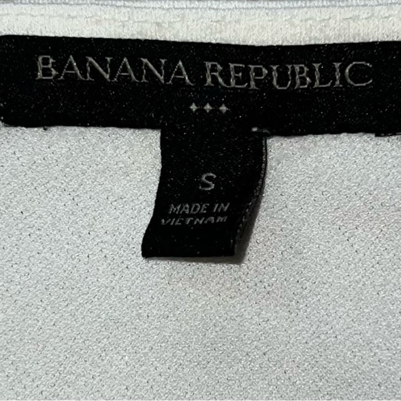 Banana Republic Women’s White Flowy V-Neck Short Sleeve Blouse Top Size S - Picture 4 of 5